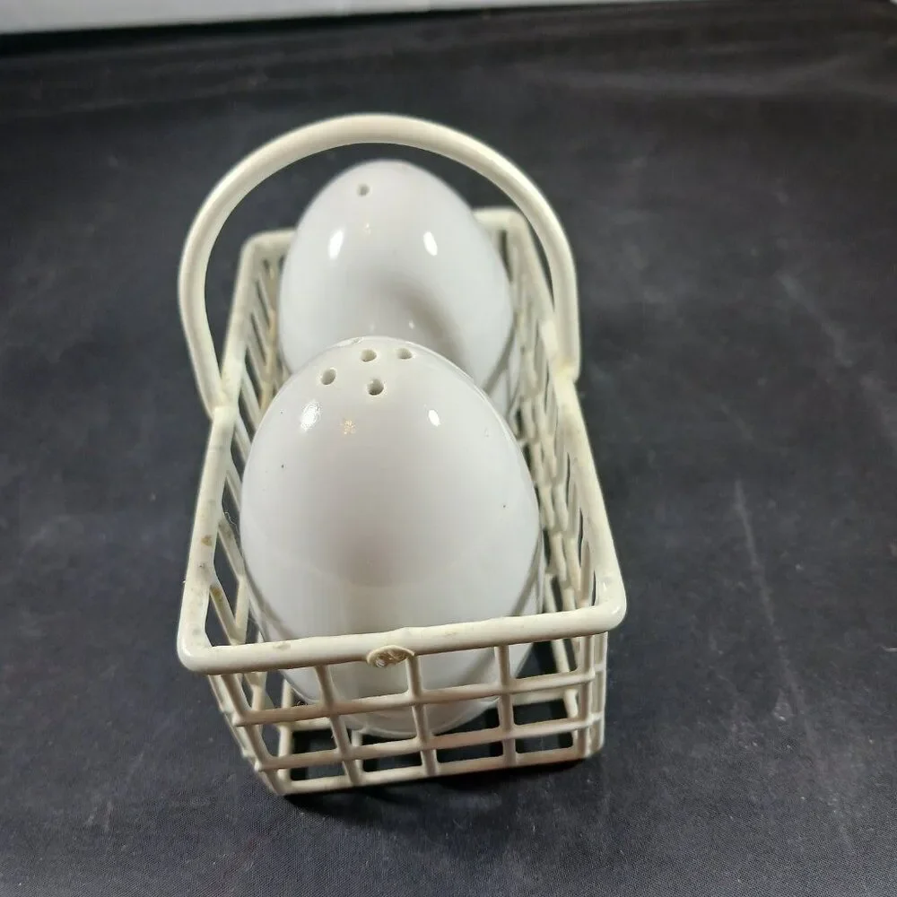 Vintage Egg in Basket Salt and Pepper